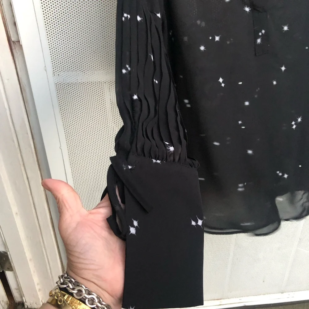 Simply Vera Vera Wang Black Sheer Star-Print V-Neck Blouse